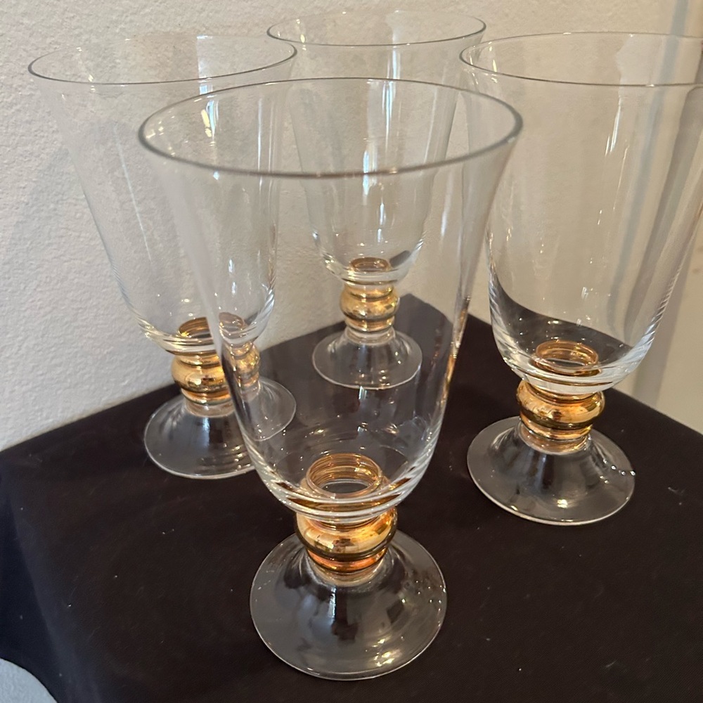 Set of 4 William Sonoma, large ice tea glasses.
